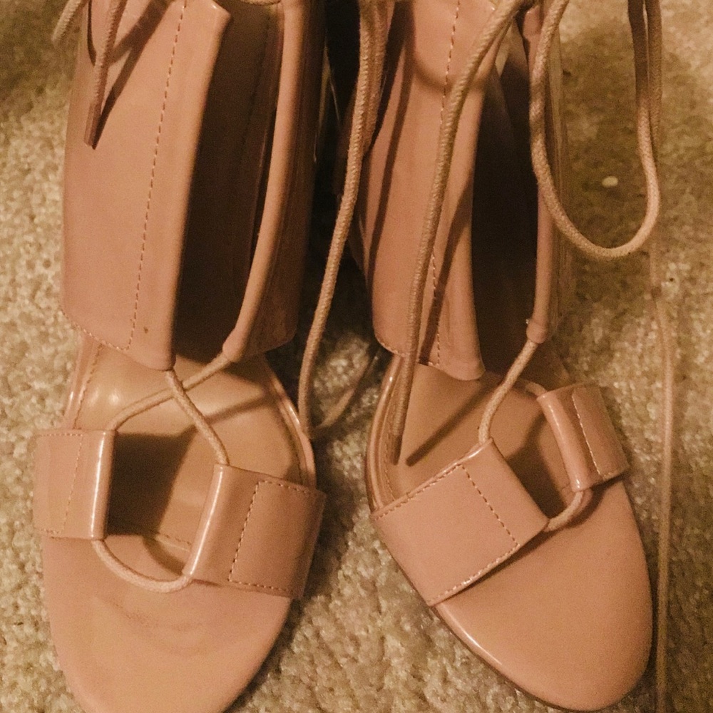 Women open toe shoes